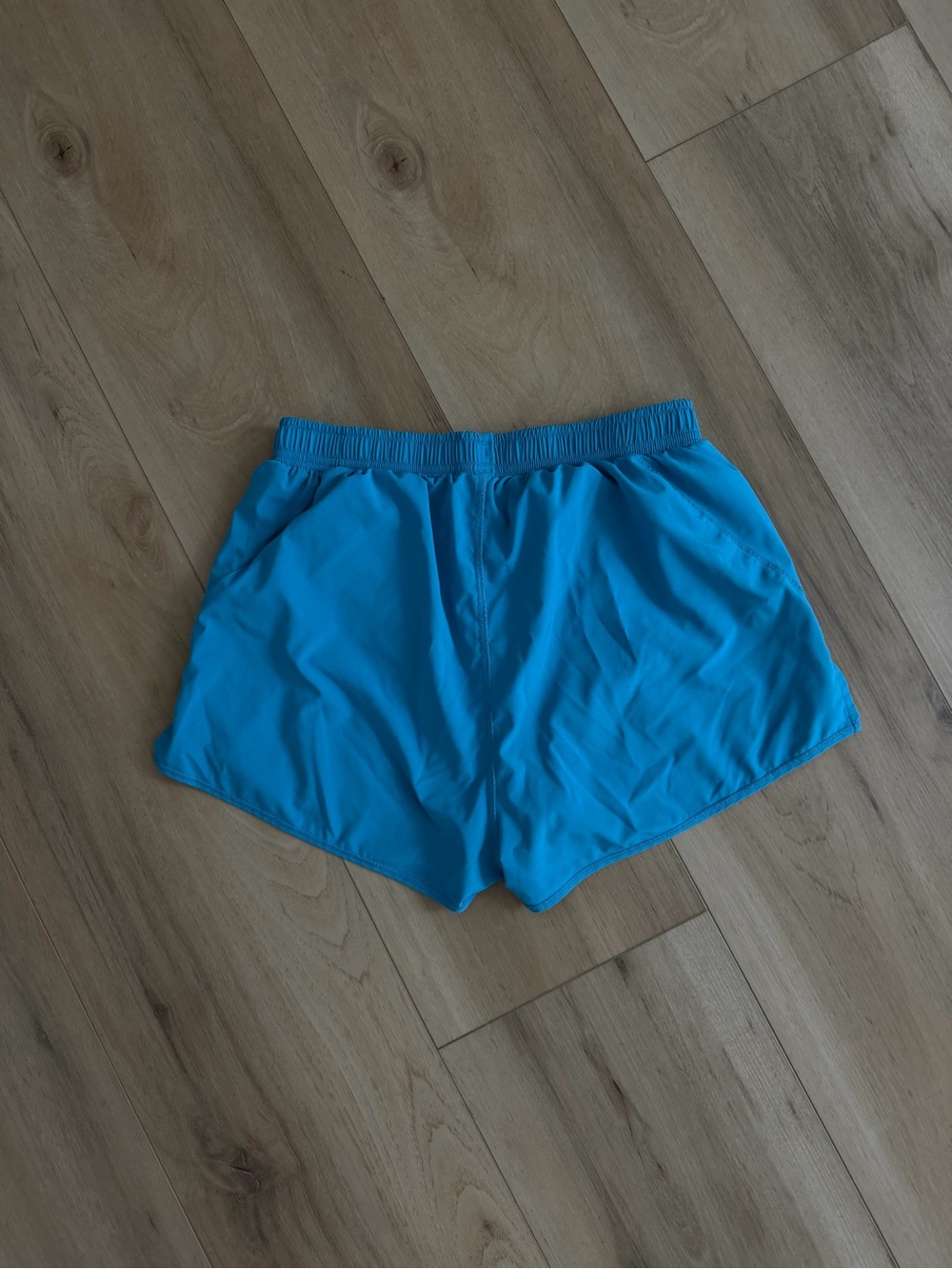 ALO Yoga Teal Stride Shorts - Picture 4 of 4